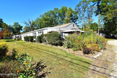 Welcome home to this beautifully maintained Adult Community - photo 20