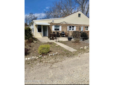 Welcome home to this beautifully maintained Adult Community - photo 22