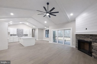 Late summer delivery! This beautifully designed 4-bedroom, 3 - photo 5