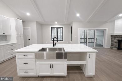 Late summer delivery! This beautifully designed 4-bedroom, 3 - photo 7