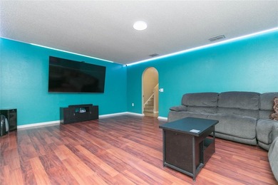 Welcome to a beautifully upgraded and meticulously maintained - photo 3