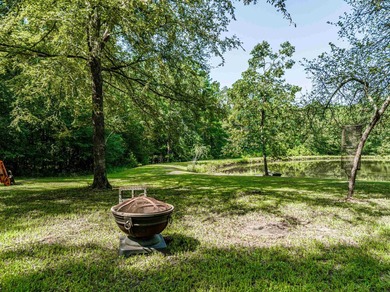 1500 FEET OF WATER FRONTAGE on beautiful Lake Sinclair. This - photo 9