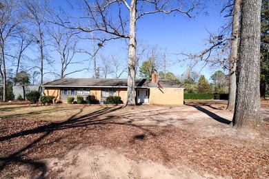 Lake Collins Home Sale Pending in Americus Georgia