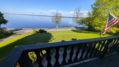 Meticulously maintained 1994 Cape Cod home hosting a total of 3 - photo 3
