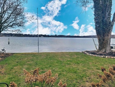 Waubee Lake Home Sale Pending in Milford Indiana
