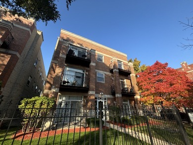 Lake Michigan - Cook County Condo Active Under Contract in Chicago Illinois