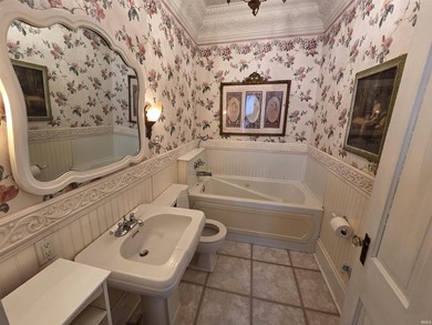 Charmer of Yesteryear! An Old-World Victorian with Endless - photo 11