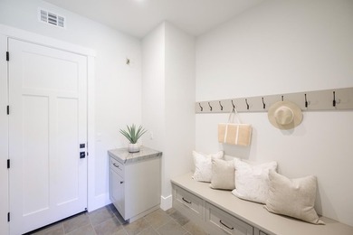 Welcome to Willowbend at Sandraya Heights, where luxury - photo 28