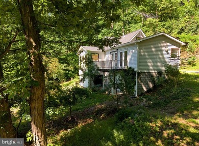 *Springfield Cabin* - Nestled along the hillside in scenic - photo 2