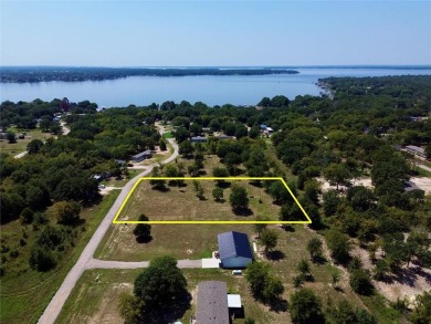 Lake Lot For Sale in Gun Barrel City, Texas