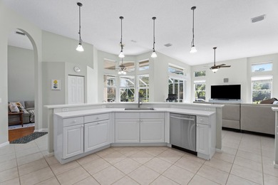Beautiful & Spacious 4 bed/3 bath 3 car garage POOL home in the - photo 8