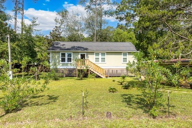 Charming 3-bedroom, 2-bath home, built in 2017, and perfectly - photo 1