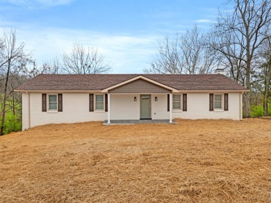 Lake Home For Sale in Lawrenceburg, Kentucky