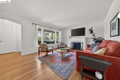 Imagine a home where comfort, warmth, and charm embrace you - photo 11