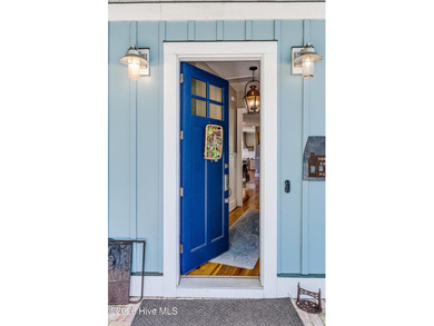 Amazing opportunity to own a 3,000 square foot waterfront home - photo 11