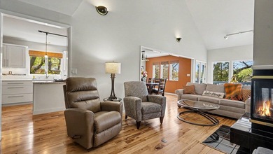 **BACK ON MARKET TO NO FAULT OF SELLERS** Enjoy lakefront living - photo 16