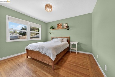 Imagine a home where comfort, warmth, and charm embrace you - photo 18