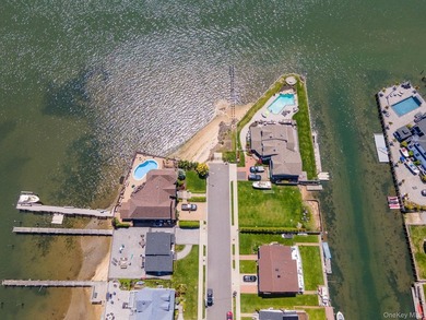 To Be Built - Custom Luxury Bayfront Residence in Massapequa - photo 10