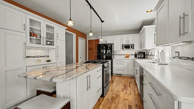 **BACK ON MARKET TO NO FAULT OF SELLERS** Enjoy lakefront living - photo 21