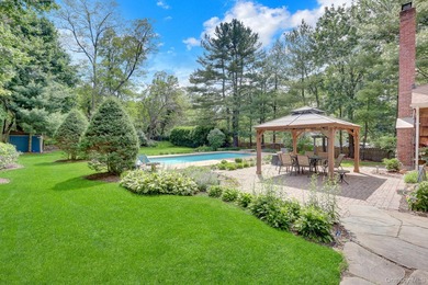 Three Village at its finest! This stately center hall colonial - photo 1