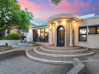 Pinnacle of Lakeridge Living: A Masterpiece on the 17th Fairway! - photo 2