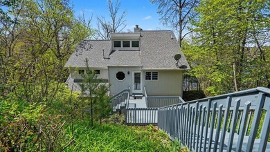 **BACK ON MARKET TO NO FAULT OF SELLERS** Enjoy lakefront living - photo 33
