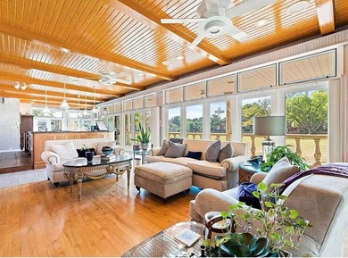 Pinnacle of Lakeridge Living: A Masterpiece on the 17th Fairway! - photo 8