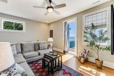 Amazing opportunity to own a 3,000 square foot waterfront home - photo 41