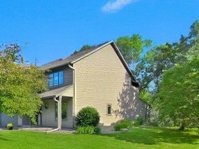 Immaculately maintained two-story end unit in demand Plymouth - photo 2