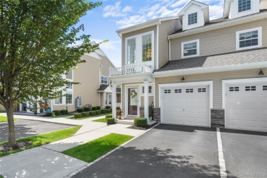 Lake Condo For Sale in Blue Point, New York