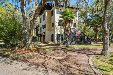 4 N Point Trail is a truly one-of-a-kind retreat, privately - photo 3