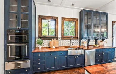 4 N Point Trail is a truly one-of-a-kind retreat, privately - photo 9