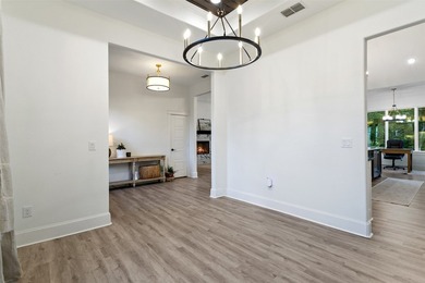Priced well under appraised value, this is an unbelievable deal! - photo 14