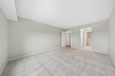 MOVE-IN CONDITION! OPEN CONCEPT! INCREDIBLE VIEWS! Enjoy low - photo 16