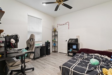 Priced well under appraised value, this is an unbelievable deal! - photo 21