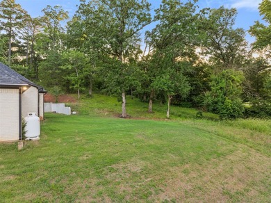 Priced well under appraised value, this is an unbelievable deal! - photo 29