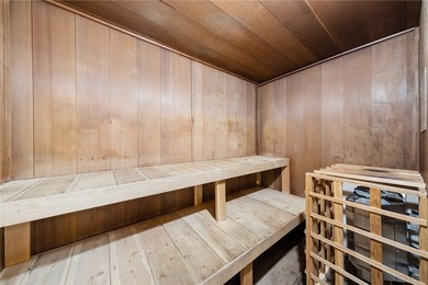 MOVE-IN CONDITION! OPEN CONCEPT! INCREDIBLE VIEWS! Enjoy low - photo 30