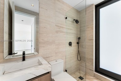 There are homes that are beautiful, and then there are homes - photo 44