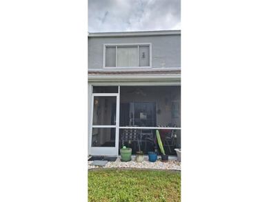 Welcome to this beautifully maintained Key West-style townhome - photo 9