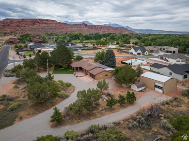 A truly rare opportunity to own one of Moab's most desirable - photo 2