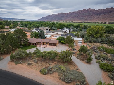 A truly rare opportunity to own one of Moab's most desirable - photo 6