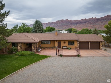 A truly rare opportunity to own one of Moab's most desirable - photo 10