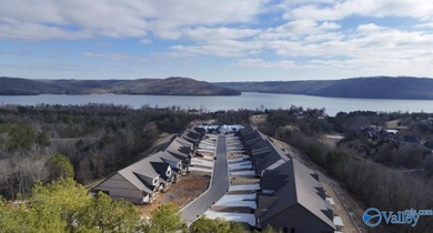 Lake Guntersville Townhome/Townhouse For Sale in Guntersville Alabama