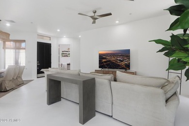 Beautifully reimagined and fully upgraded, this stunning home - photo 10