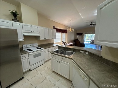 Florida Living at its best! As you enter this 3 bedroom 2 bath - photo 11