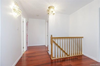 GREAT NECK ESTATES SOUTH FACING COLONIAL WITHIN CLOSE PROXIMITY - photo 17