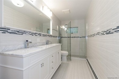 GREAT NECK ESTATES SOUTH FACING COLONIAL WITHIN CLOSE PROXIMITY - photo 24