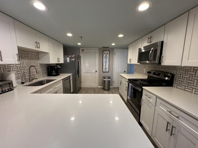 Spacious two bedroom/two bath condo, located on the 2nd floor of - photo 4
