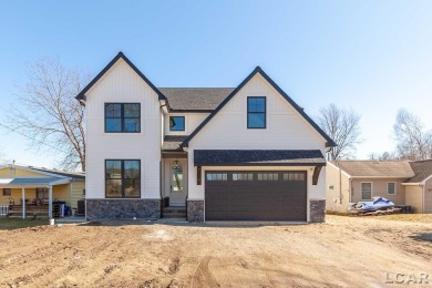 Devils Lake Home For Sale in Addison Michigan
