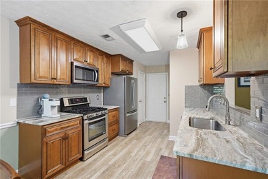 Rare opportunity to own a charming 3-bedroom, 2-bath ranch on 2 - photo 18